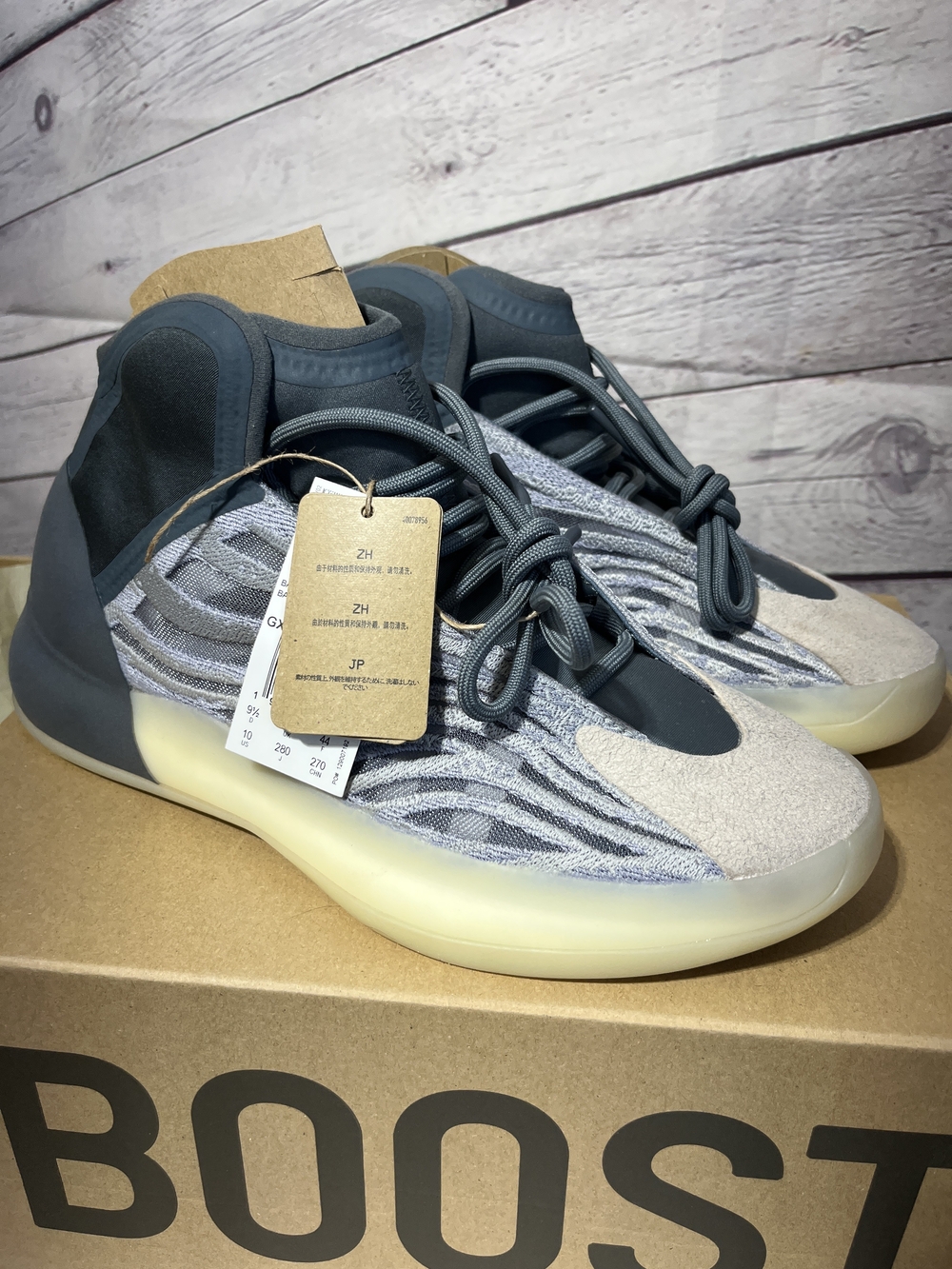 Adidas YZY QNTM Size 10 Men's Grey Athletic Sneakers with Cushioned Collar